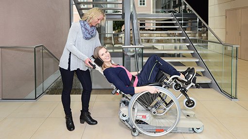 Anwendungsbeispiel für die Treppenraupe STANDARD im Innenbereich