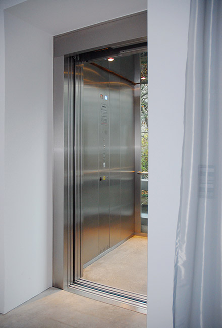 Anwendungsbeispiel für einen Personenaufzug, artindustrial Wels